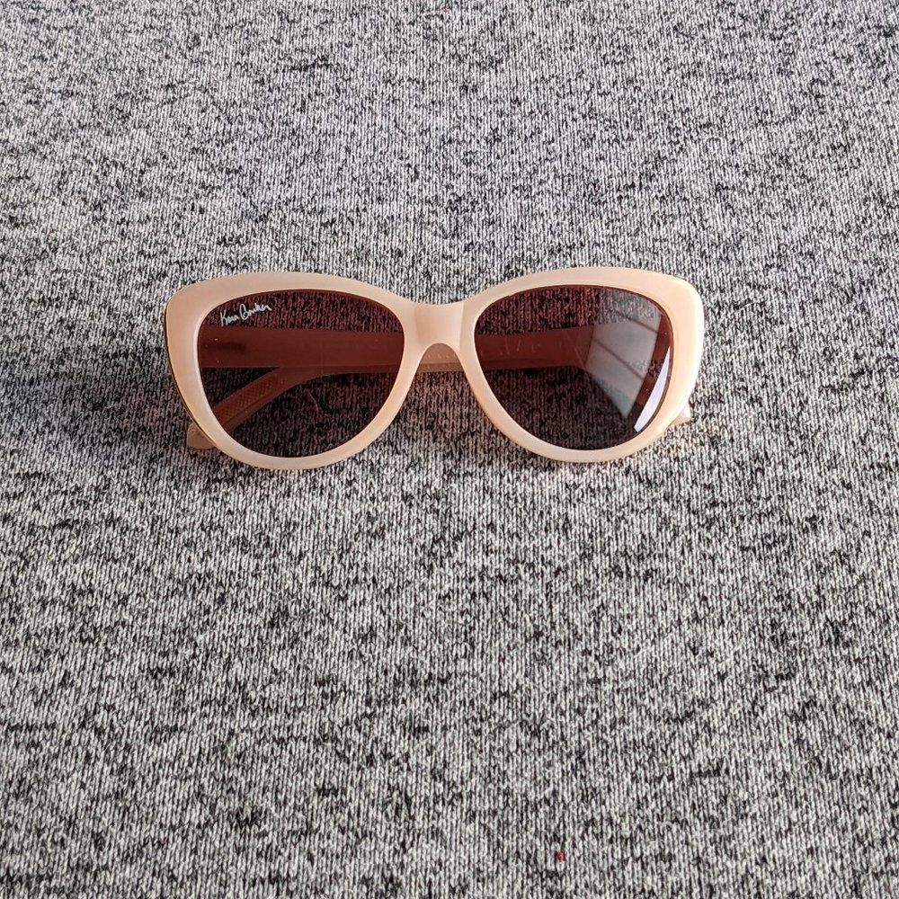 Goodr Runways "Stop and Smell the Rose"